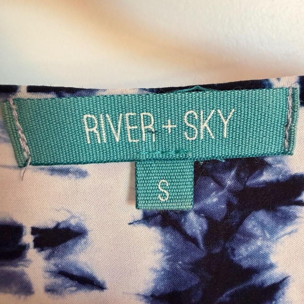 RIVER + SKY Women's Tie-Dye Cold Shoulder Top - Picture 6 of 7